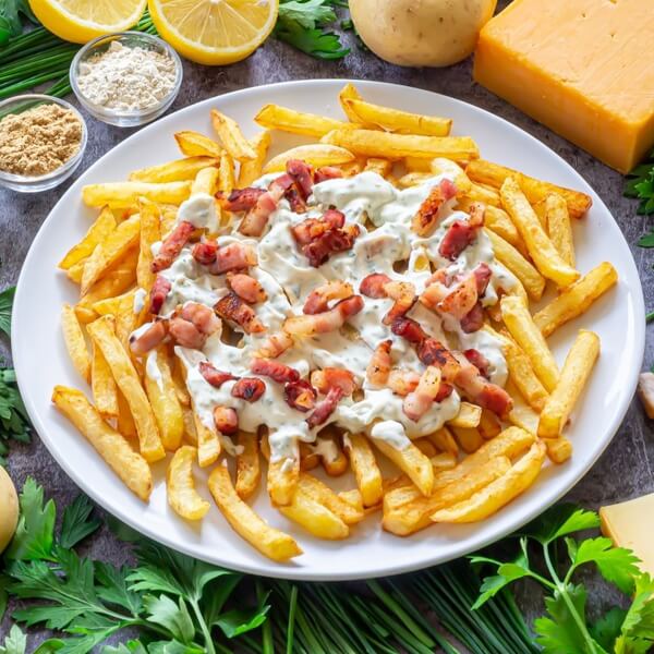 Restaurante Metro Steak Pizza 4 bacon sobre las patatas fritas